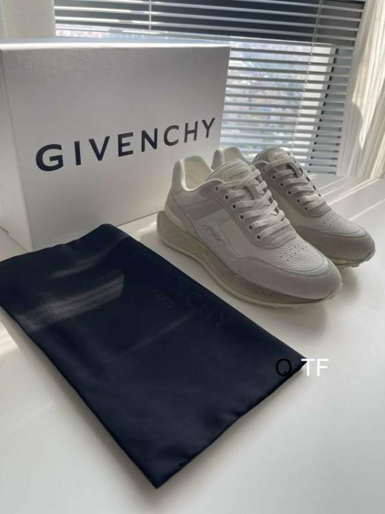 Picture of Givenchy Shoes _SKUGivenchysz35-415TF02125748